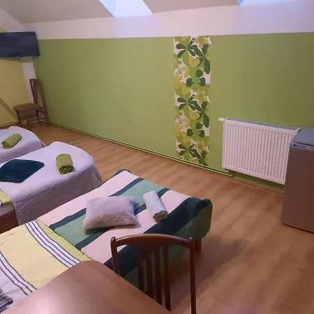 W Palacu Pod Czerwonym Bukiem U Stanickich Hotel Choczewo