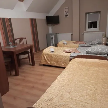 Hotel W Palacu Pod Czerwonym Bukiem U Stanickich *