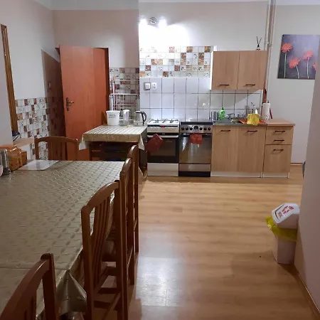 W Palacu Pod Czerwonym Bukiem U Stanickich