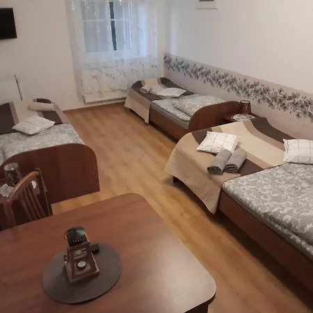 W Palacu Pod Czerwonym Bukiem U Stanickich Choczewo