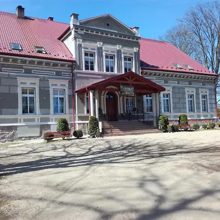W Palacu Pod Czerwonym Bukiem U Stanickich Hotel Choczewo