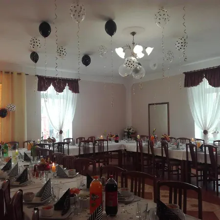 Hotel W Palacu Pod Czerwonym Bukiem U Stanickich Choczewo