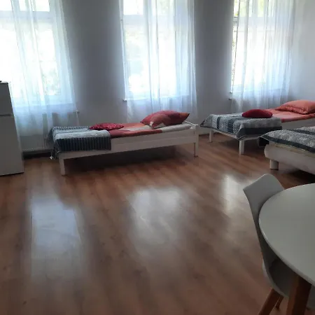 W Palacu Pod Czerwonym Bukiem U Stanickich *