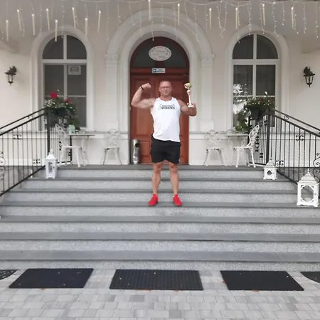 Hotel W Palacu Pod Czerwonym Bukiem U Stanickich Choczewo
